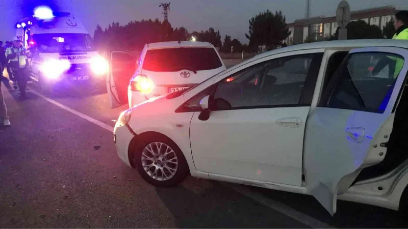Edirne’de 2 otomobil çarpıştı, 2 kişi yaralandı
