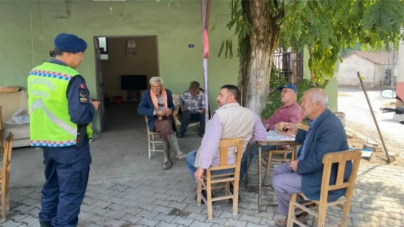 Aydın’da traktör sürücülerine jandarmadan eğitim