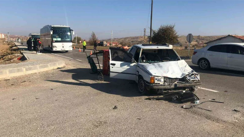 Çankırı’da otomobil ile elektrikli triportör çarpıştı: 3 yaralı