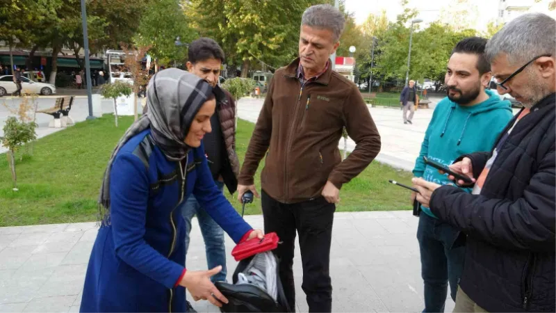 Malatya’nın en işlek noktasında şüpheli çanta alarmı