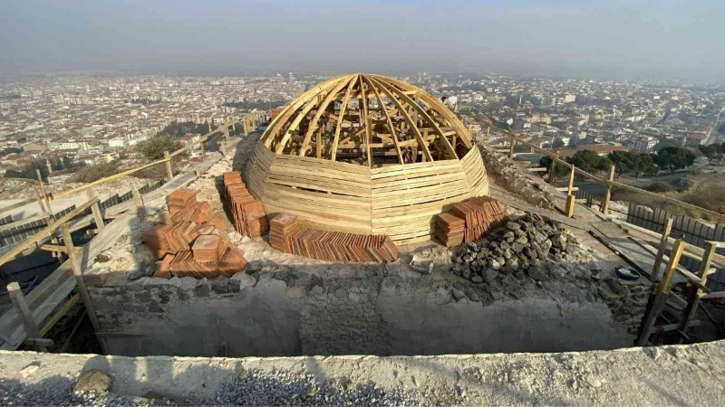 Fetih Mescidi restorasyonunda sıra kubbeye geldi