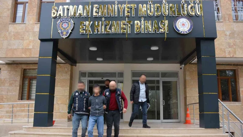 Batman’da el yapımı patlayıcıyla binaya 2 kes saldırı düzenleyen 2 kişi yakalandı