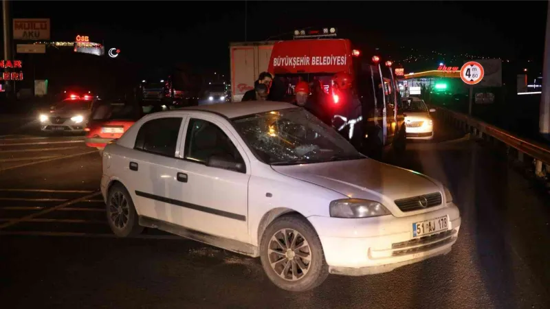 Adana’da tır ile otomobil çarpıştı, otomobil sürücüsü ağır yaralandı