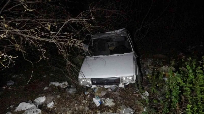 Kastamonu’da yoldan çıkan otomobil 40 metrelik uçuruma yuvarlandı: 2 yaralı