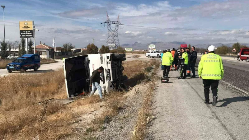 Konya’da midibüs şarampole devrildi: 1 yaralı