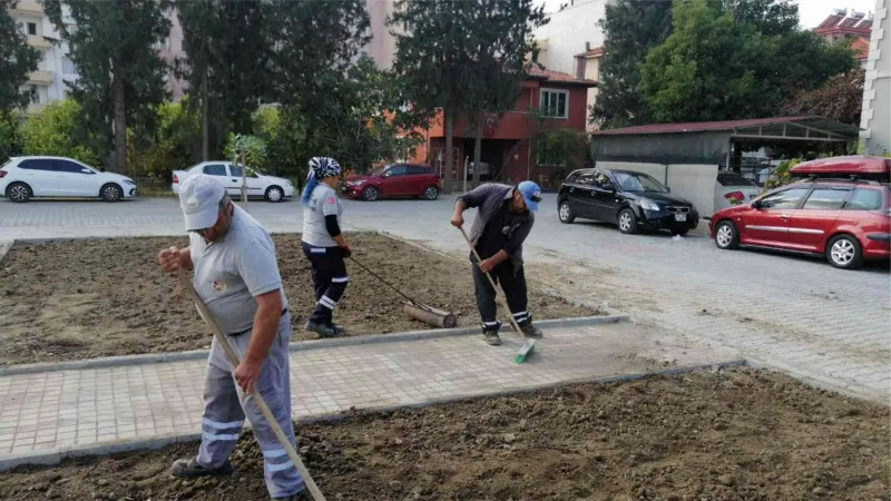 Ortaca’da yeşil alanlarda bakım çalışması