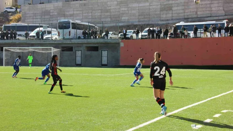 Kadınlar Futbol Süper Ligi: Hakkarigücü: 0 - Fatih Karagümrük: 0