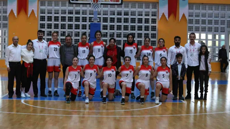 Van Büyükşehir Belediyesi Kadın Basketbol Takımı ilk maçından galip ayrıldı