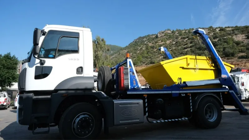 Bodrum’da moloz atık konteynerleri devreye girdi