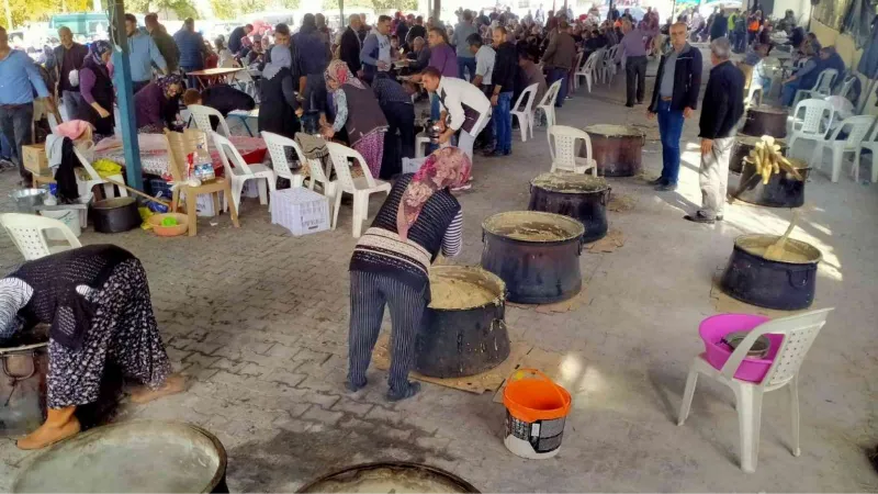 Buharkent’te asırlık keşkek hayrı ve yağmur duasına binlerce kişi katıldı