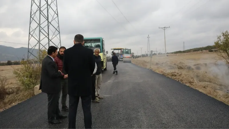 Burdur Valisi Arslantaş, yol çalışmalarını yerinde inceledi