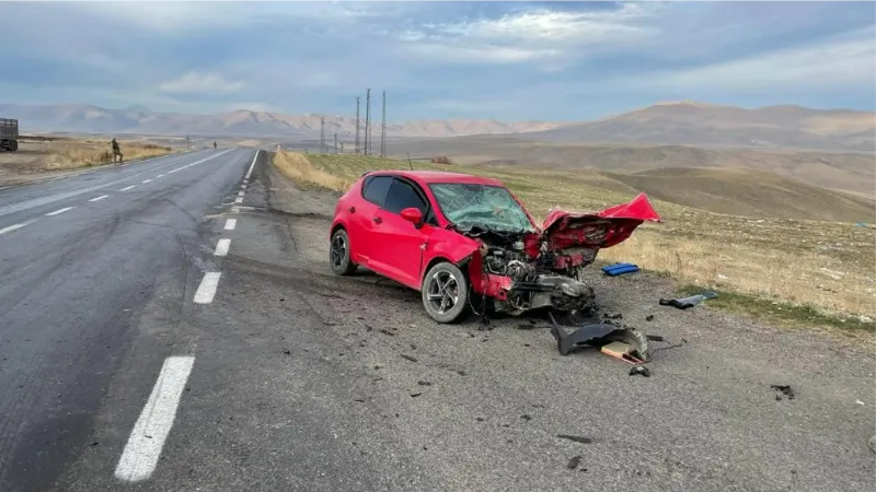 Ağrı’da tır ile otomobil çarpıştı: 1 ölü