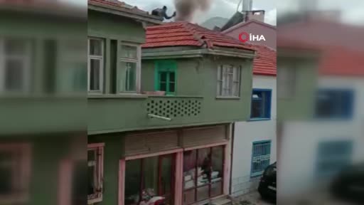 Isparta’da yardım derneği binasında yangın