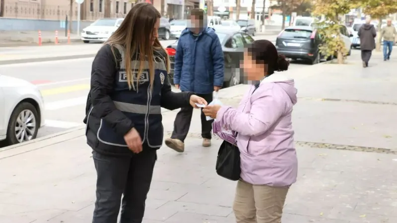 Erzincan’da polis ekipleri tarafından okul çevrelerinde denetimler sürüyor