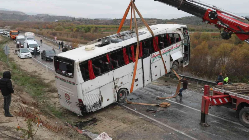 Mersin’de otobüs kazası: 1’i ağır 10 yaralı hastaneye sevk edildi