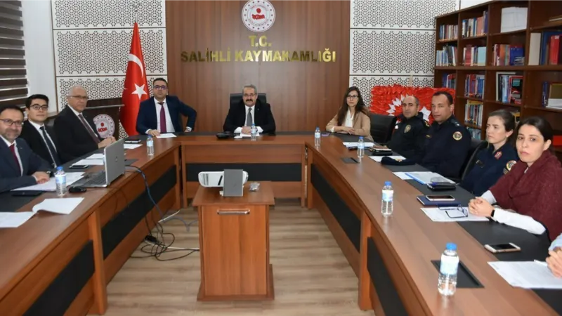 Salihli’de kadına yönelik şiddetle mücadele toplantısı yapıldı