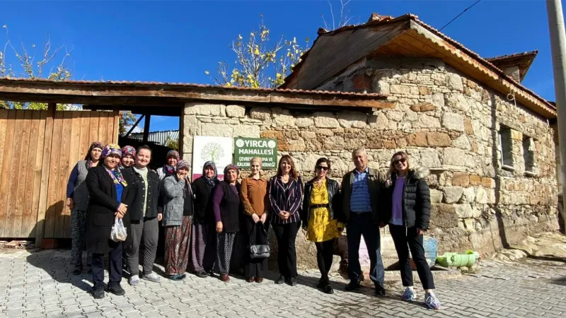 Manisa Büyükşehir’in ’kadına şiddete hayır’ toplantıları sürüyor