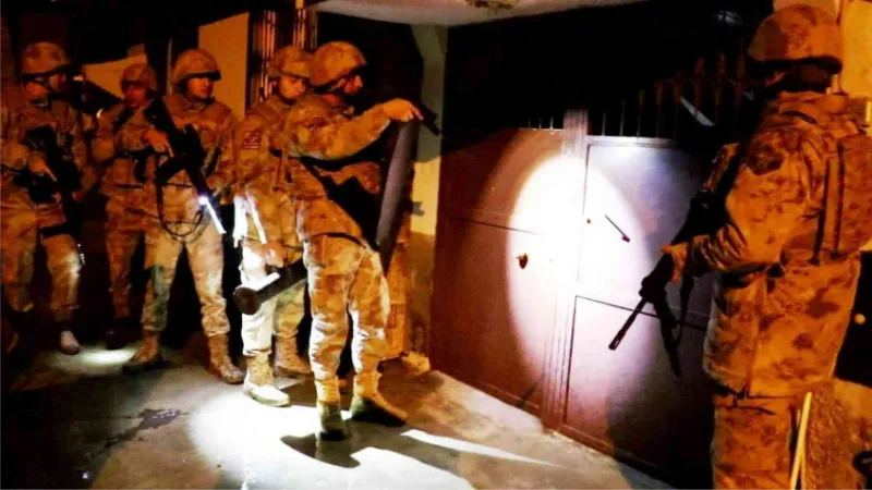 Mersin’de terör operasyonu: 10 gözaltı!