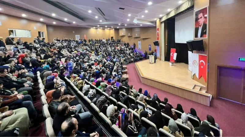 Bingöl’de ’Aile Bilinci’ konferansı yapıldı