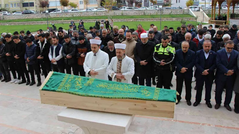 İmam babanın en acı görevi: Öldürülen üniversite öğrencisi oğlunun cenaze namazını kıldırdı