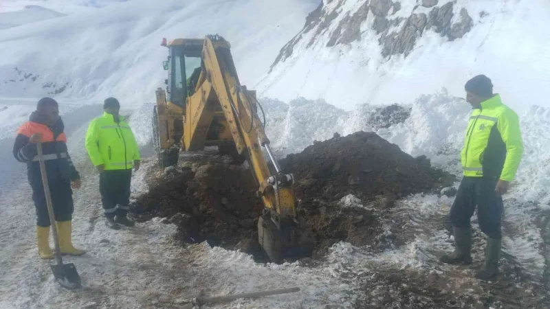 Kar altında yapılan çalışmayla kente su verildi