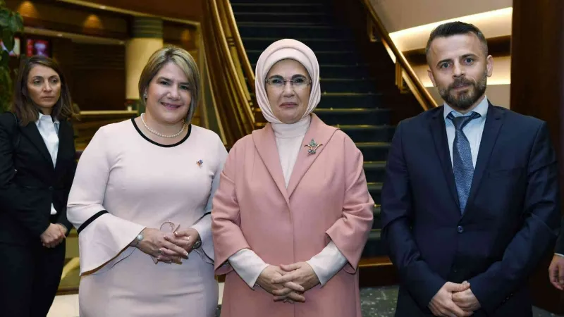 Emine Erdoğan sayesinde okuma yazma öğrenen köylü kadınların son isteği