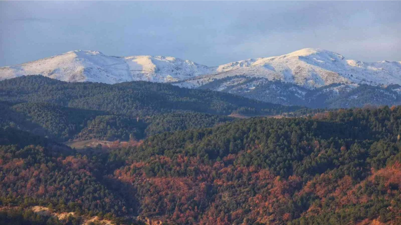 Akdağ’da iki mevsim bir arada