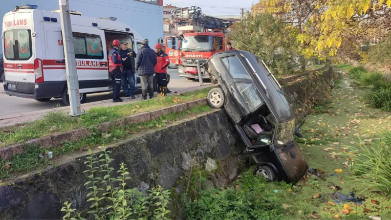 Otomobil su kanalına uçtu