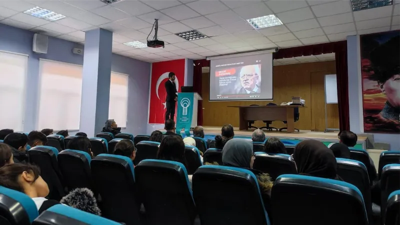 Adilcevaz’da “Anadolu Mektebi Yazar Okumaları” yeniden başladı