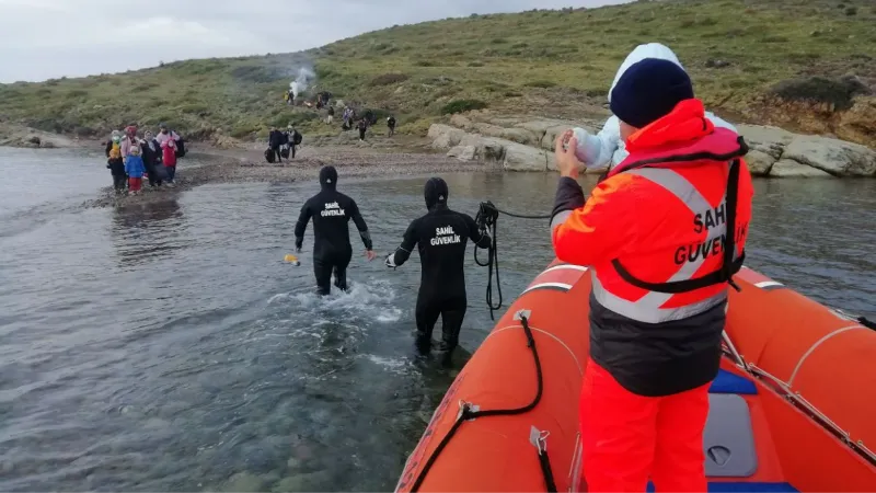 Ayvalık’ta 28 göçmen Sahil Güvenlik tarafından kurtarıldı