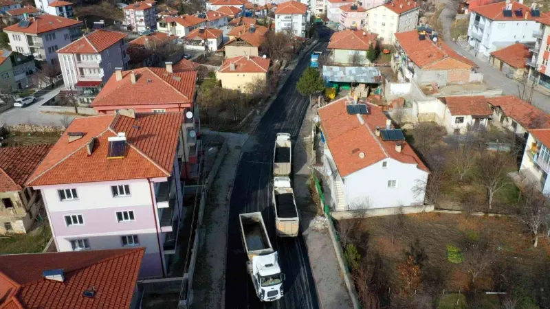 Akdağmadeni’nde bir mahallede daha asfalt çalışması tamamlandı