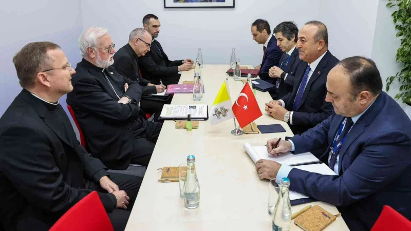 Çavuşoğlu, Vatikan Dışişleri Bakanı Gallagher ile görüştü