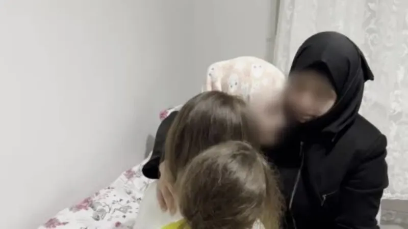 Suriyeli kadının 3 çocuğuyla zorlu yaşam mücadelesi