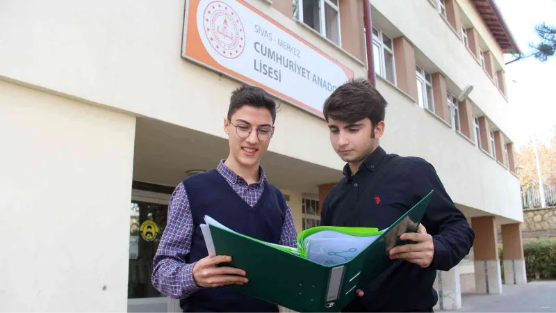 İki lise öğrencisi Türkiye’de bir ilki başardı