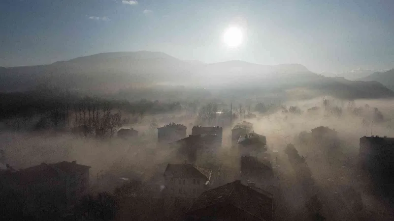 Ilgaz Dağı’nın eteklerini sis kapladı: Ortaya çıkan manzara havadan görüntülendi