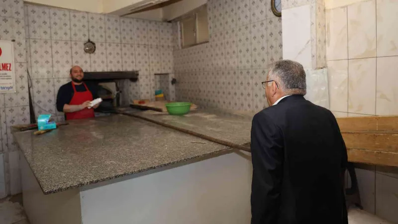 Başkan Büyükkılıç, Bünyan’da Büyükşehir’in çalışmalarını denetledi, esnafla buluştu