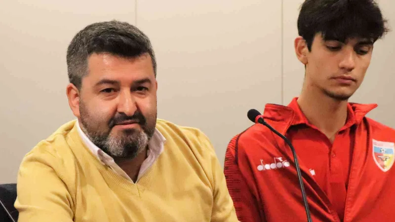 Taraftara kızan Başkandan tepki; “Kulübün anahtarını muhtara mı teslim edeyim”