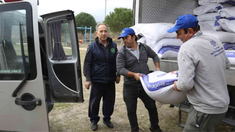 Aydın Büyükşehir Belediyesi’nden küçük aile işletmelerine yem desteği