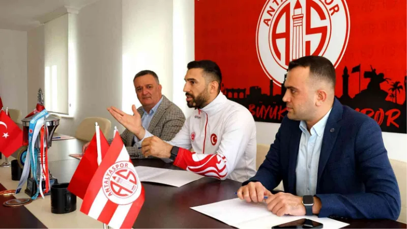 Boksör Mehmet Mıstık, Antalyaspor’da