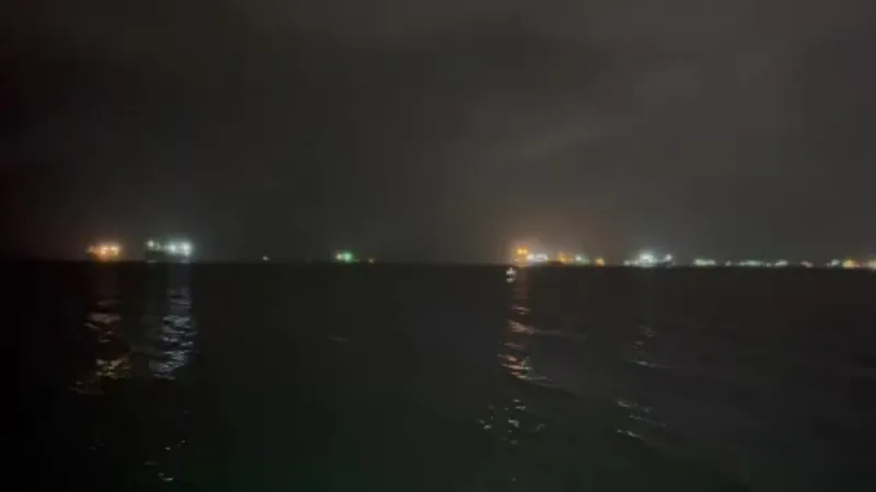 İstanbul Boğazı’nda iki gemi çarpıştı