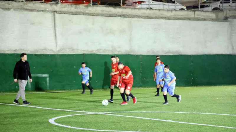 Sinop’ta protokol ile engelli çocuklar futbol oynadı