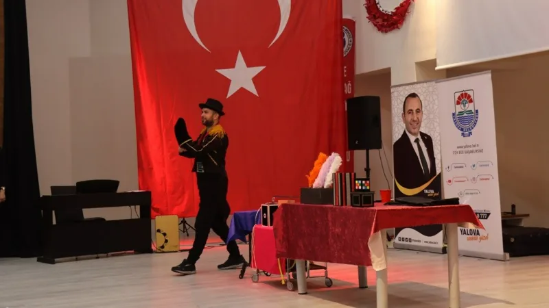 Yalova’da engelli çocuklara illüzyon gösterisi