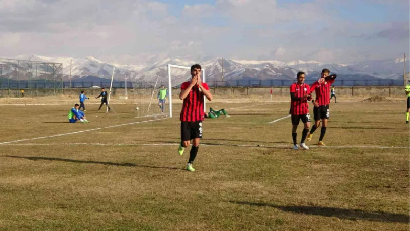 Yüksekova Belediye Spor: 3 - Kurtalan Spor: 2