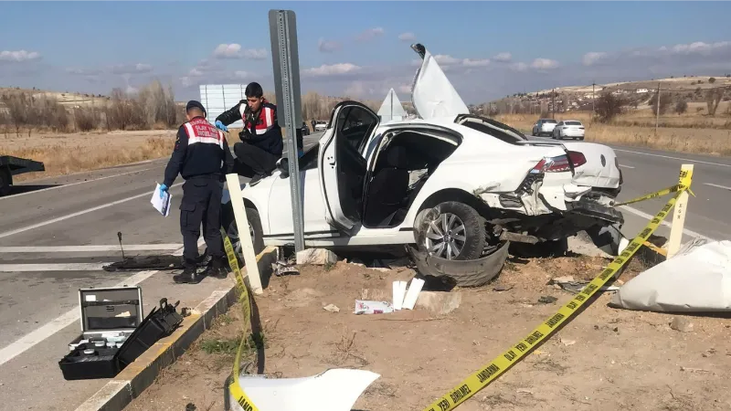 Konya’da otomobille kamyonet çarpıştı: 1 ölü, 4 yaralı