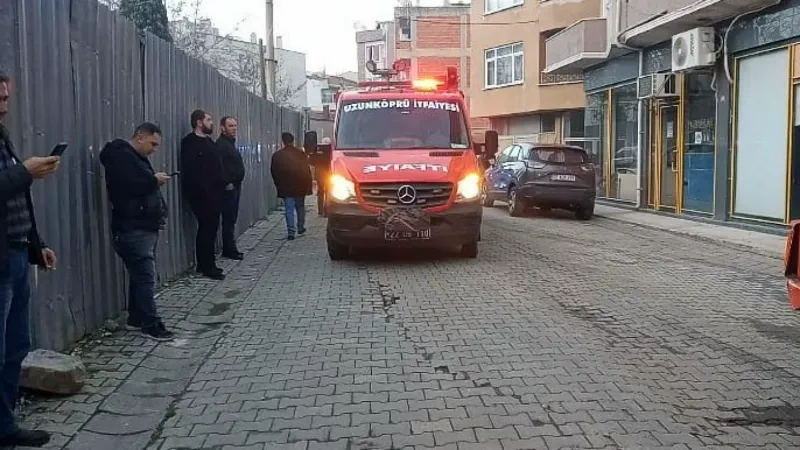 Edirne’de çatıda çıkan yangın paniğe neden oldu