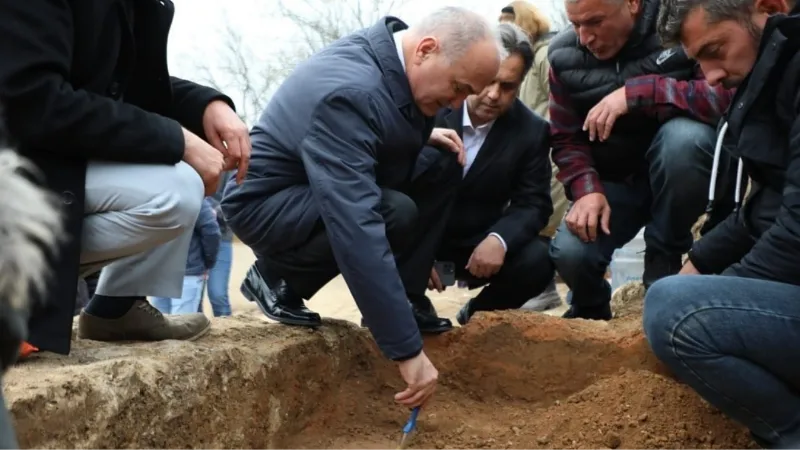 Kazdıkça topraktan adeta tarih fışkırıyor