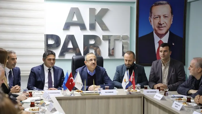 AK Parti İzmir İl Başkanı Sürekli: "Kuzeyde Foça ve Dikili’yi de alacağız"