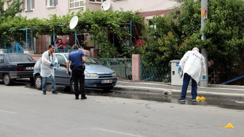 Boşandığı eşi ve arkadaşına sokak ortasında kurşun yağdıran şahıs: “Niyetim vurmak değildi”