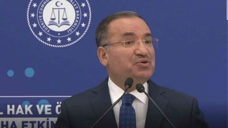 Adalet Bakanı Bozdağ: "Bugün Doğu Akdeniz adeta büyük bir göçmen mezarlığına dönmüş durumdadır"