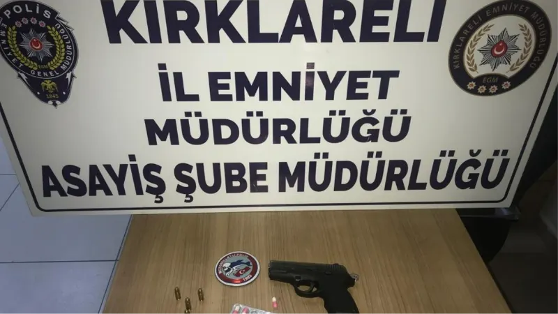 Şüphe üzerine durdurulan 5 kişi de uyuşturucu ele geçirildi